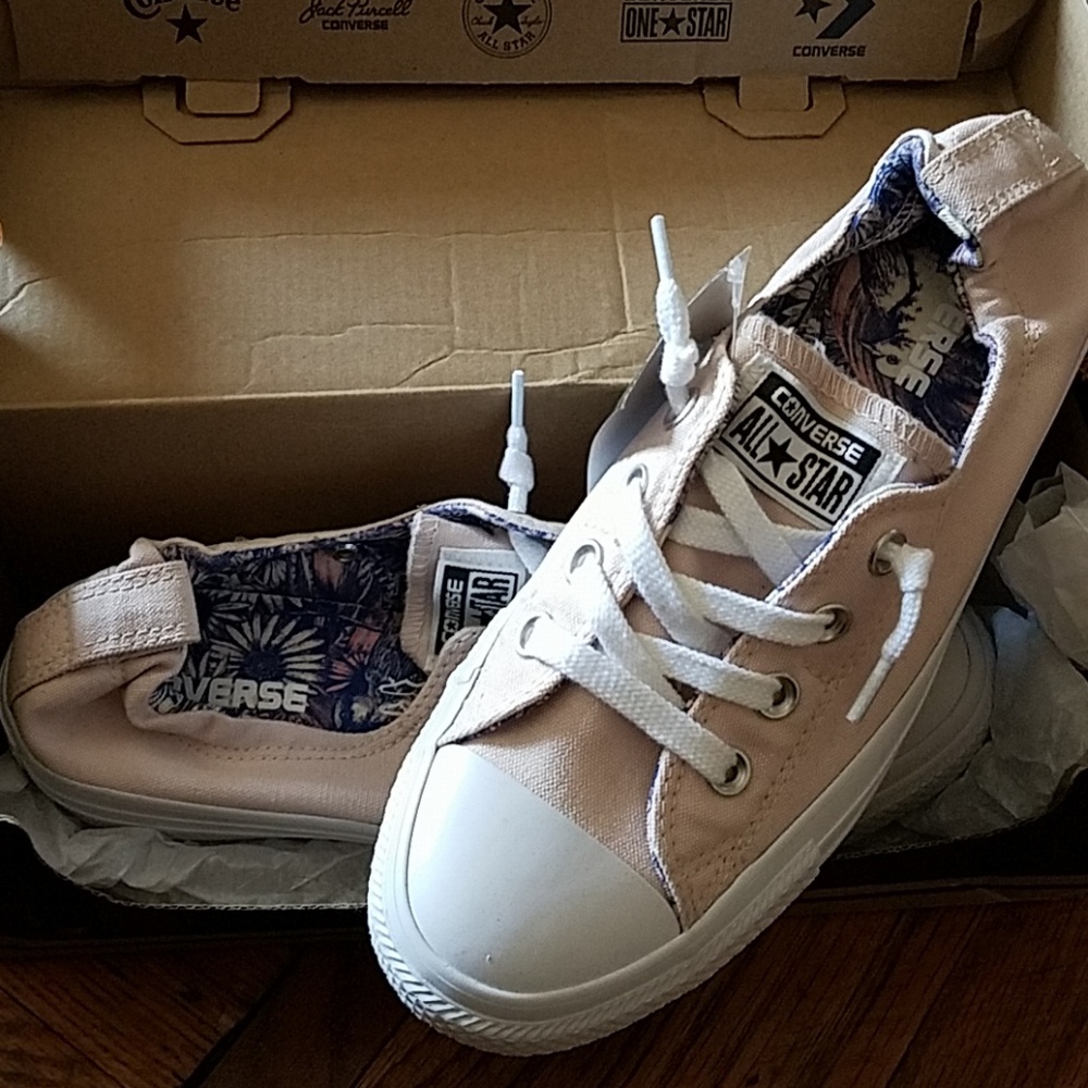 Brand New Converse Shoreline